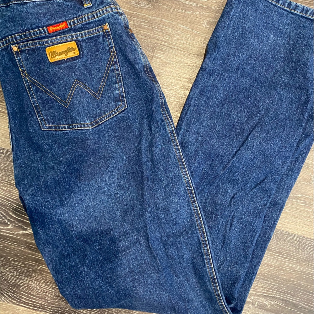 Women’s wranglers